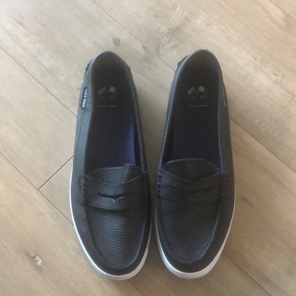 Colehann Loafer - Picture 2 of 3